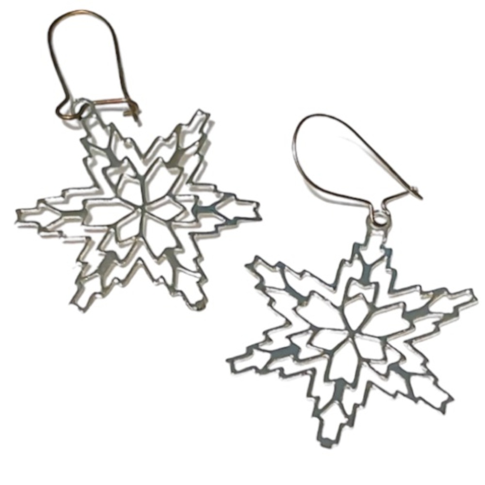 Vintage silver winter snowflake drop earrings